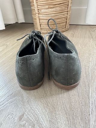 Mocasines verdes de antelina con cordones Primark