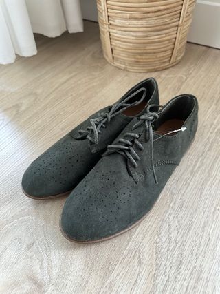 Mocasines verdes de antelina con cordones Primark