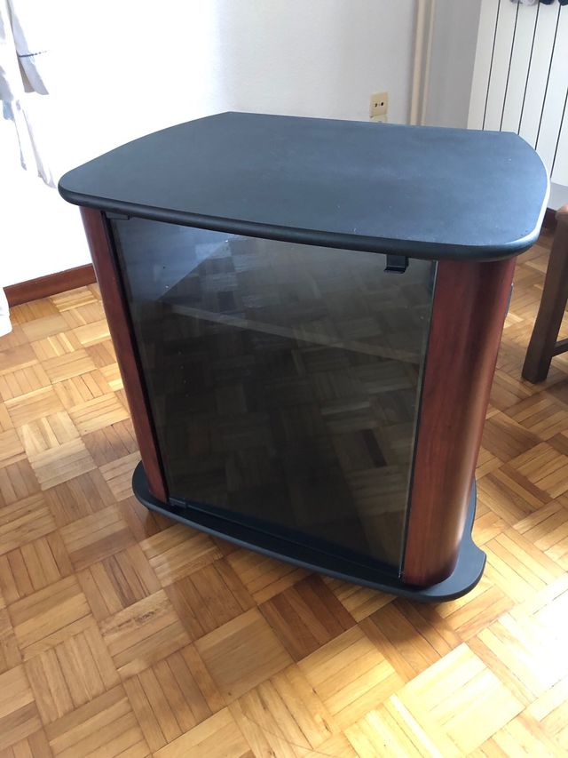 Mesa auxiliar,baldas de madera cristal y ruedas