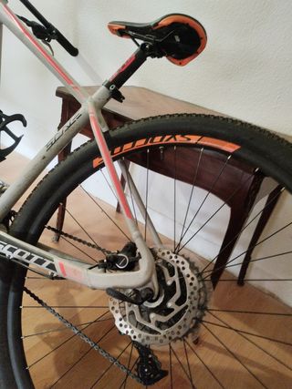 Bicicleta synccros  Scott de montaña.