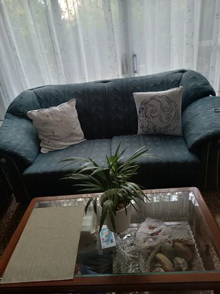 Mesa de centro de madera con cristal