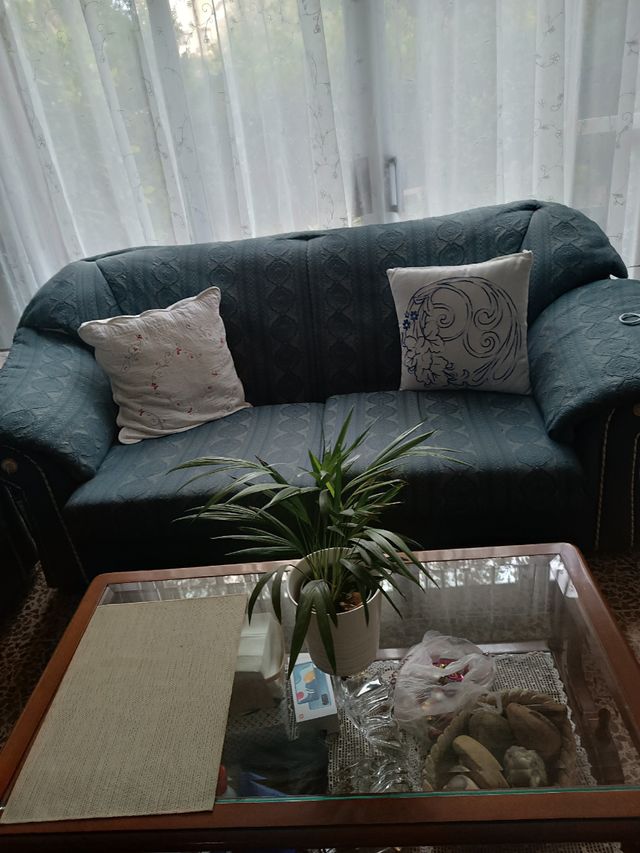 Mesa de centro de madera con cristal