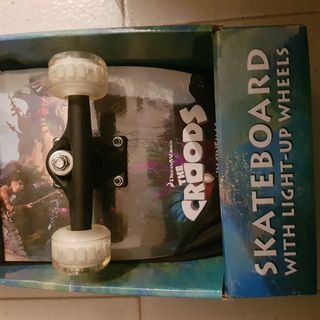 Skateboard , monopatin 4 ruedas con luces