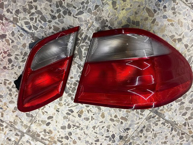 Pilotos traseros clk