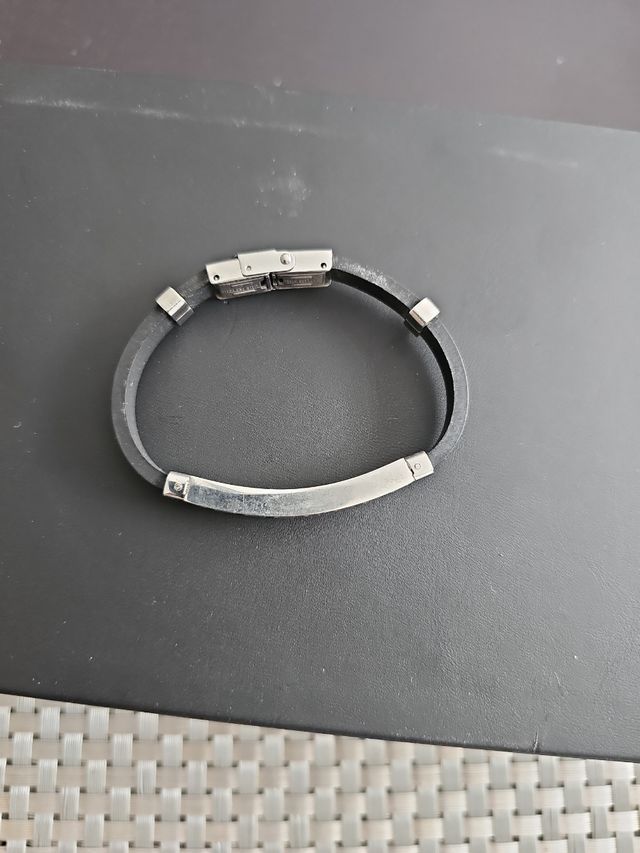 Pulsera de cuero con acero