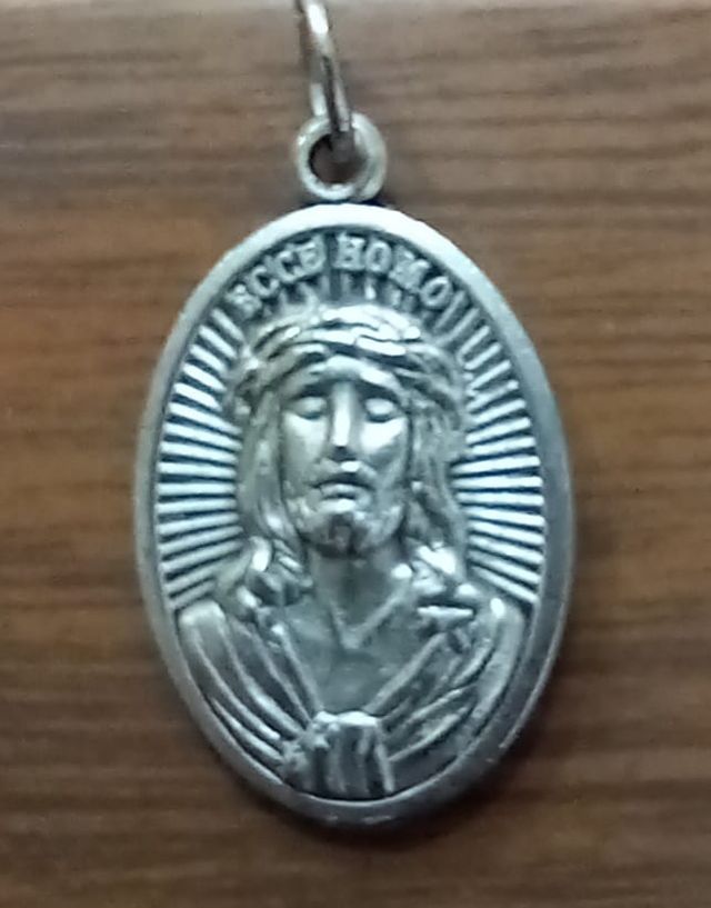 medalla mater dolorosa reverso ecce homo en plata 