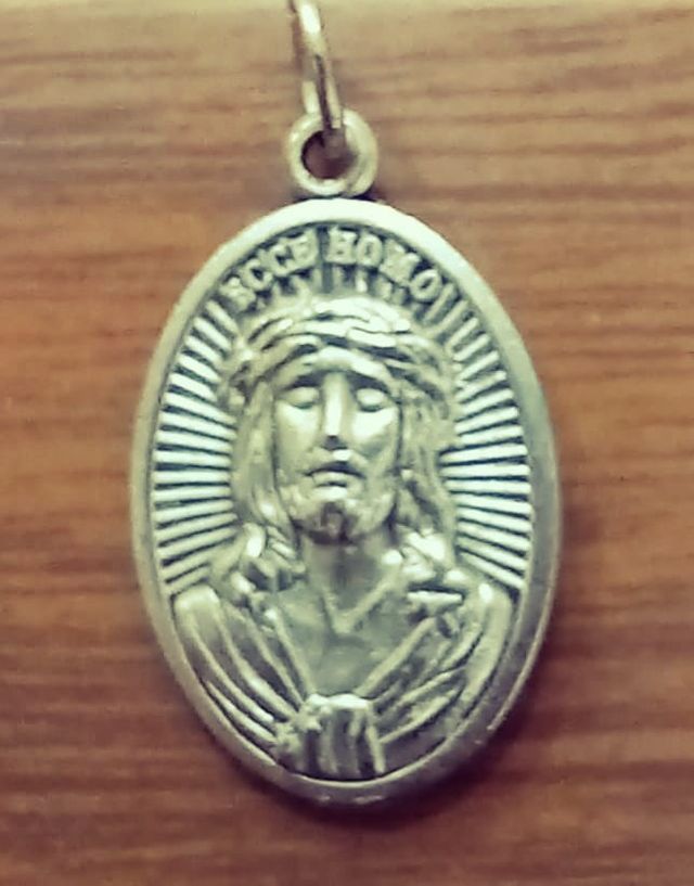 medalla mater dolorosa reverso ecce homo en plata 