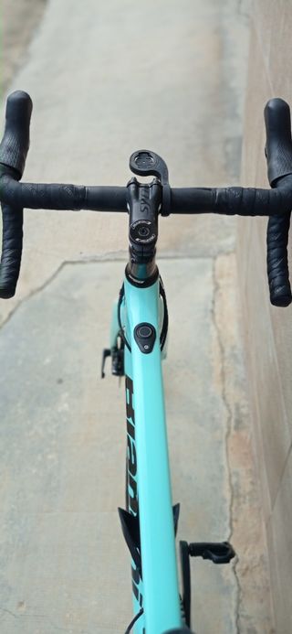 Bicicleta Eléctrica Bianchi E-Road Aria 