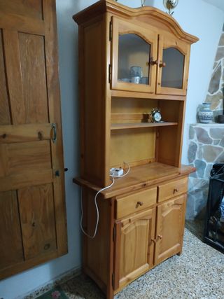 Mueble de pino