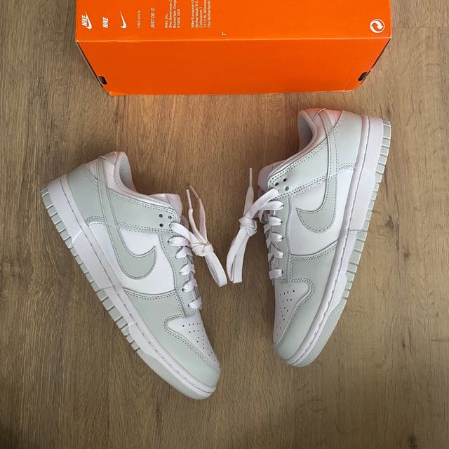 Nike dunk low photom dust