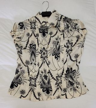 Blusa floral manga corta