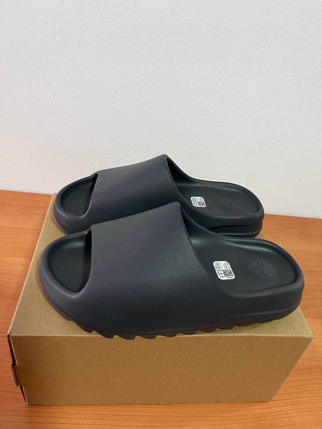 YEEZY SLIDE SLATE GREY TALLA 42 EU