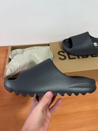 YEEZY SLIDE SLATE GREY TALLA 42 EU
