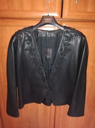 Traje chaqueta en cuero T. 44