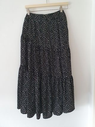 Falda negra con lunares