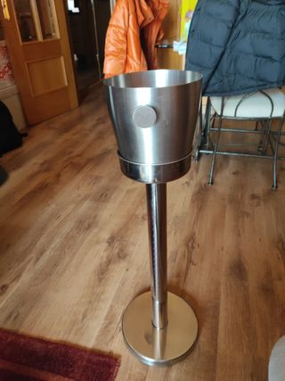 Cubitera con pie acero inoxidable