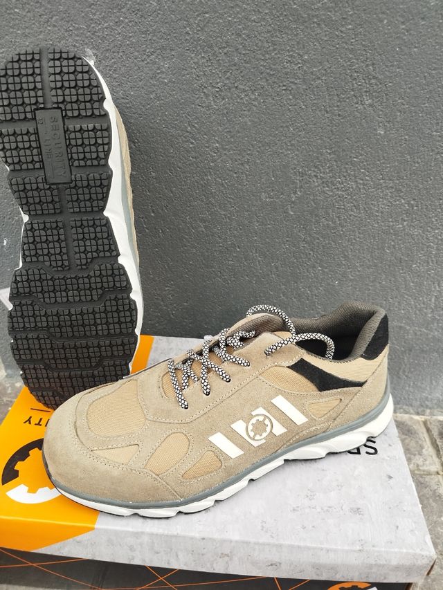Zapato seguridad Ian beige talla 42 