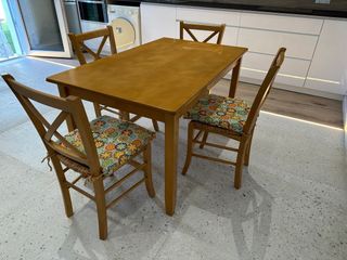 Mesa cocina y sillas