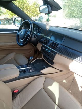 BMW X6 2011