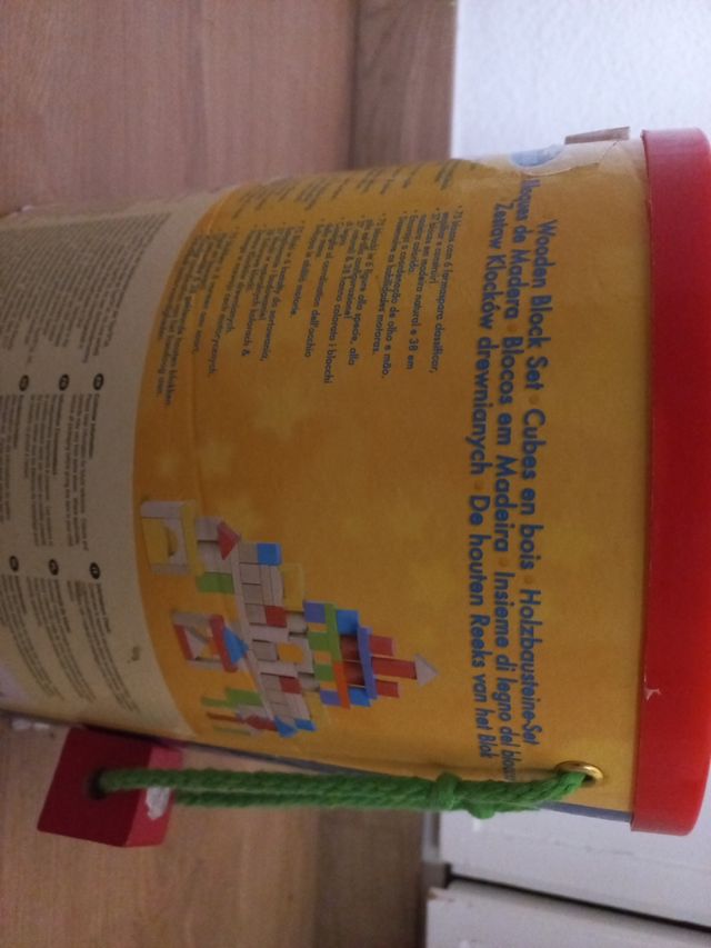 Caja de cubos de madera - juego infantil