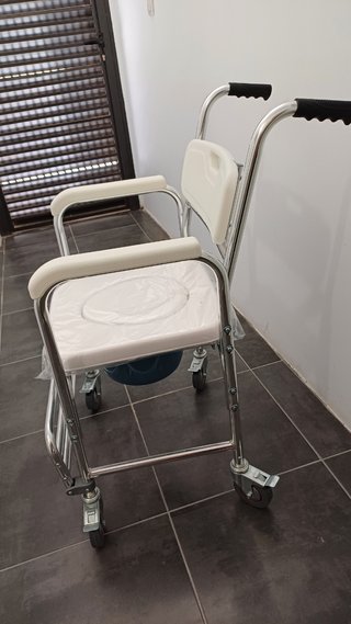 Silla de baño para persona mayor