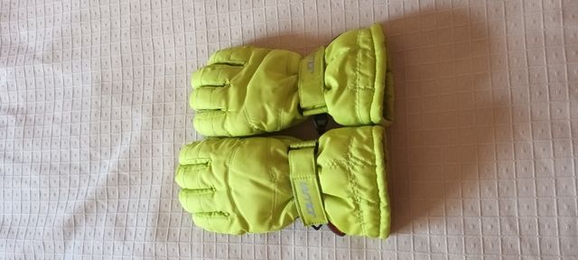 Traje de nieve completo con botas, guantes y termi