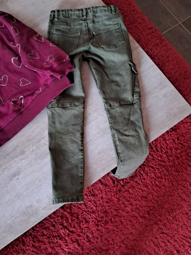 Conjunto de sudadera y pantalón