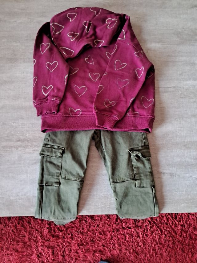 Conjunto de sudadera y pantalón