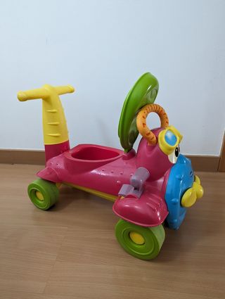 Correpasillos avión Chicco