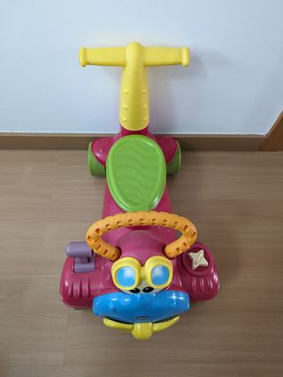 Correpasillos avión Chicco