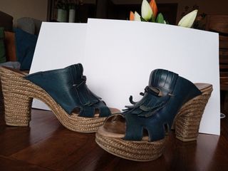 Zueco/cuña piel Azul