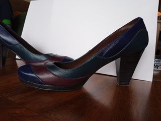 Zapato piel, 2 azules y 1 granate. Aura Blanc