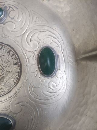Cenicero piedras y escudo moneda