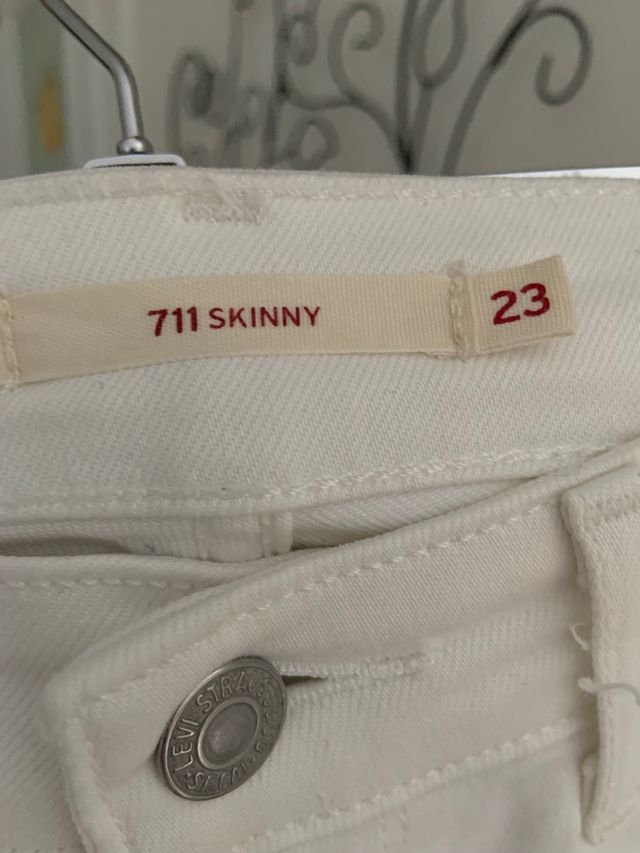 BLACK FRIDAY Levis Jeans Branco