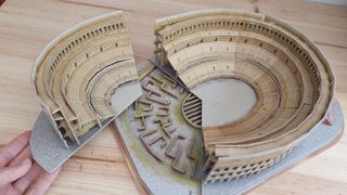 Maqueta Colisseo desmontada