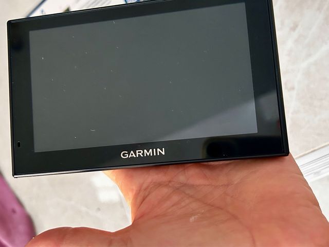 Navegador GPS Garmin nuvi 2589LM MENA