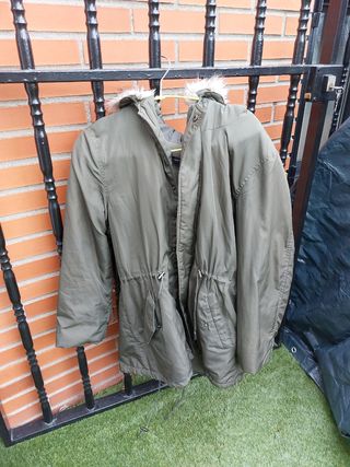 *SUPER OFERTA* Parka fina con capucha