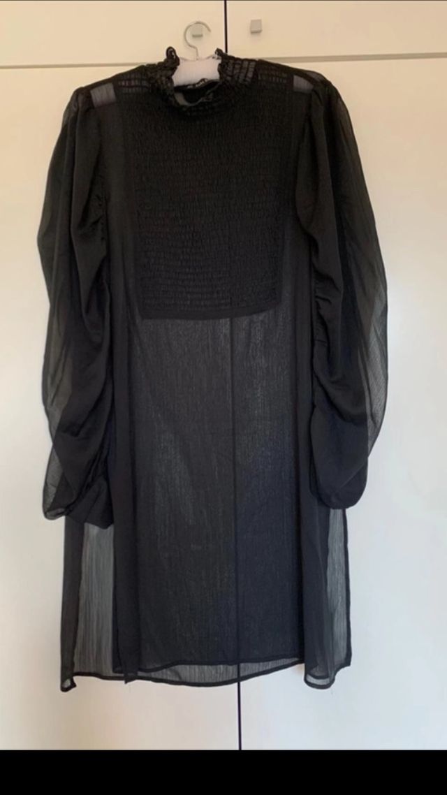 Camisa larga negra transparente Zara