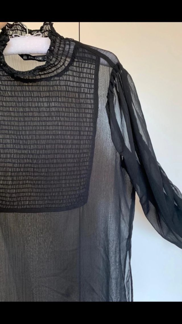 Camisa larga negra transparente Zara