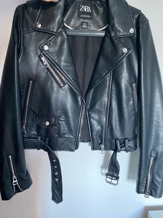 cazadora biker negra