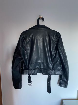 cazadora biker negra