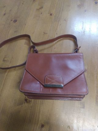 Bolso bandolera de piel marrón