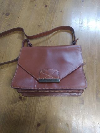 Bolso bandolera de piel marrón