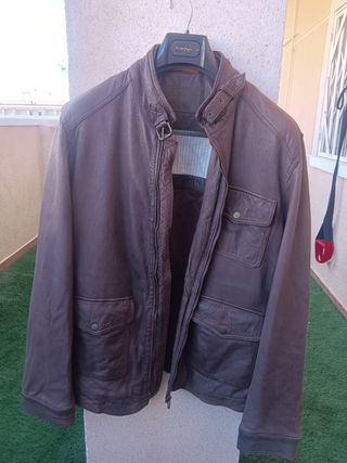 Cazadora de piel Massimo Dutti. talla L/40