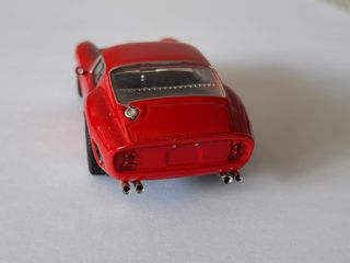 MINIATURA FERRARI 250 GTO DE COLECCIÓN 1:43