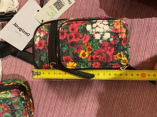 Bolso para Mòvil DESIGUAL. SIN ESTRENAR. ETIQUETA.