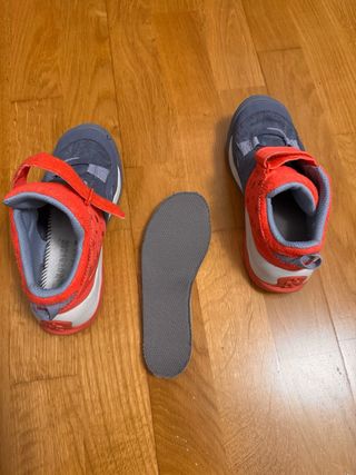 Tenis de trekking talla 32