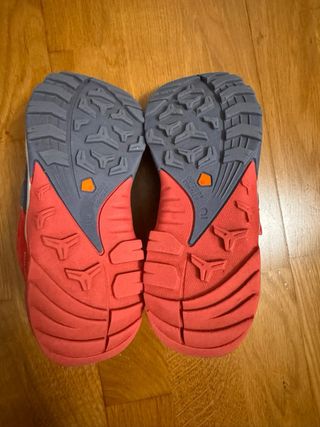 Tenis de trekking talla 32