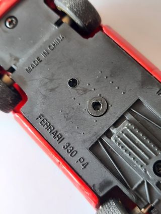 MINIATURA FERRARI 330 P4 DE COLECCIÓN 1:43