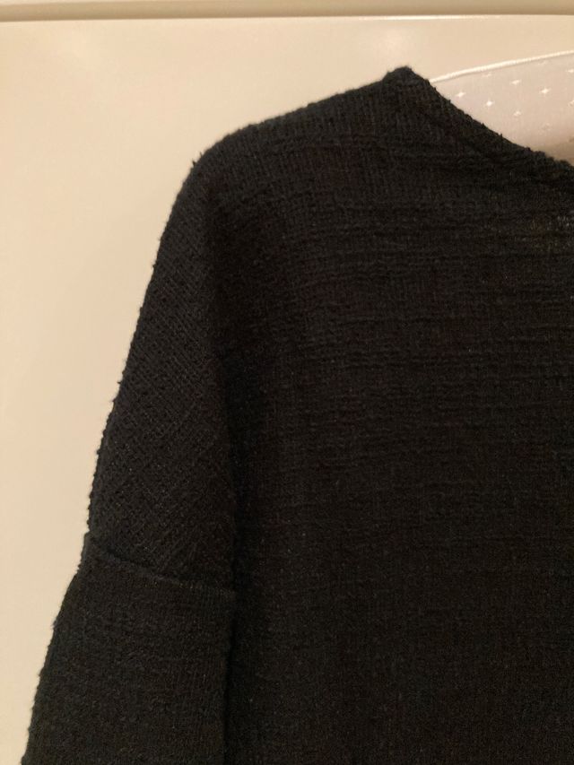 Vestido mini negro con cenefa bordada